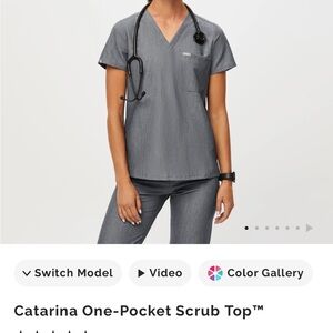 FIGS CATARINA ONE POCKET SCRUB TOP (M)